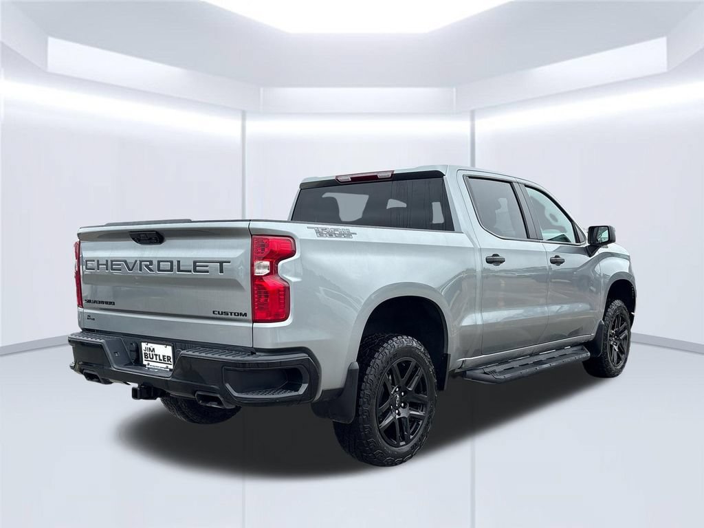 Used 2025 Chevrolet Silverado 1500 Custom Trail Boss w/ Dark Appearance Package AWD/4WD image 8