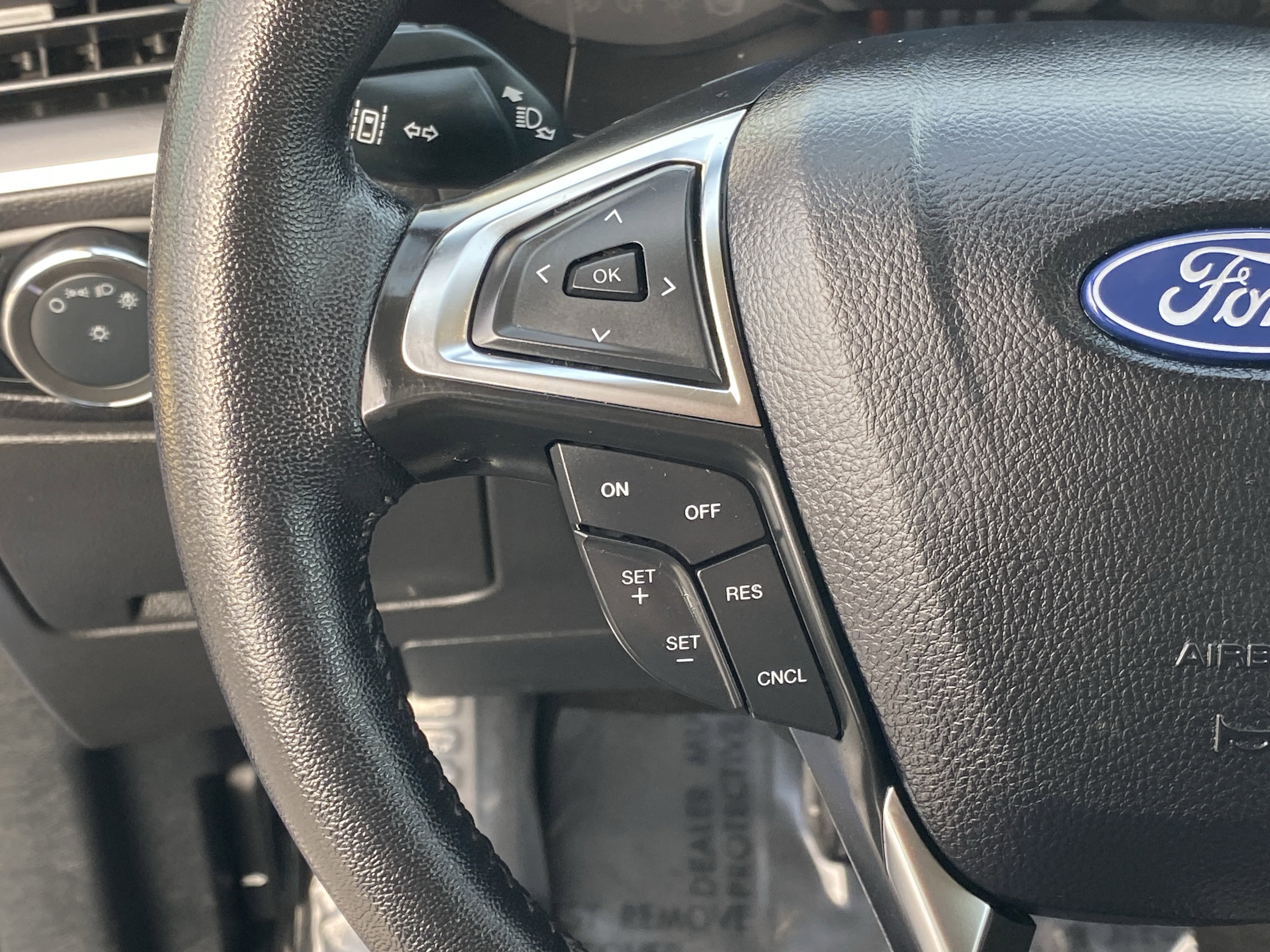 Used 2024 Ford Edge SEL image 26