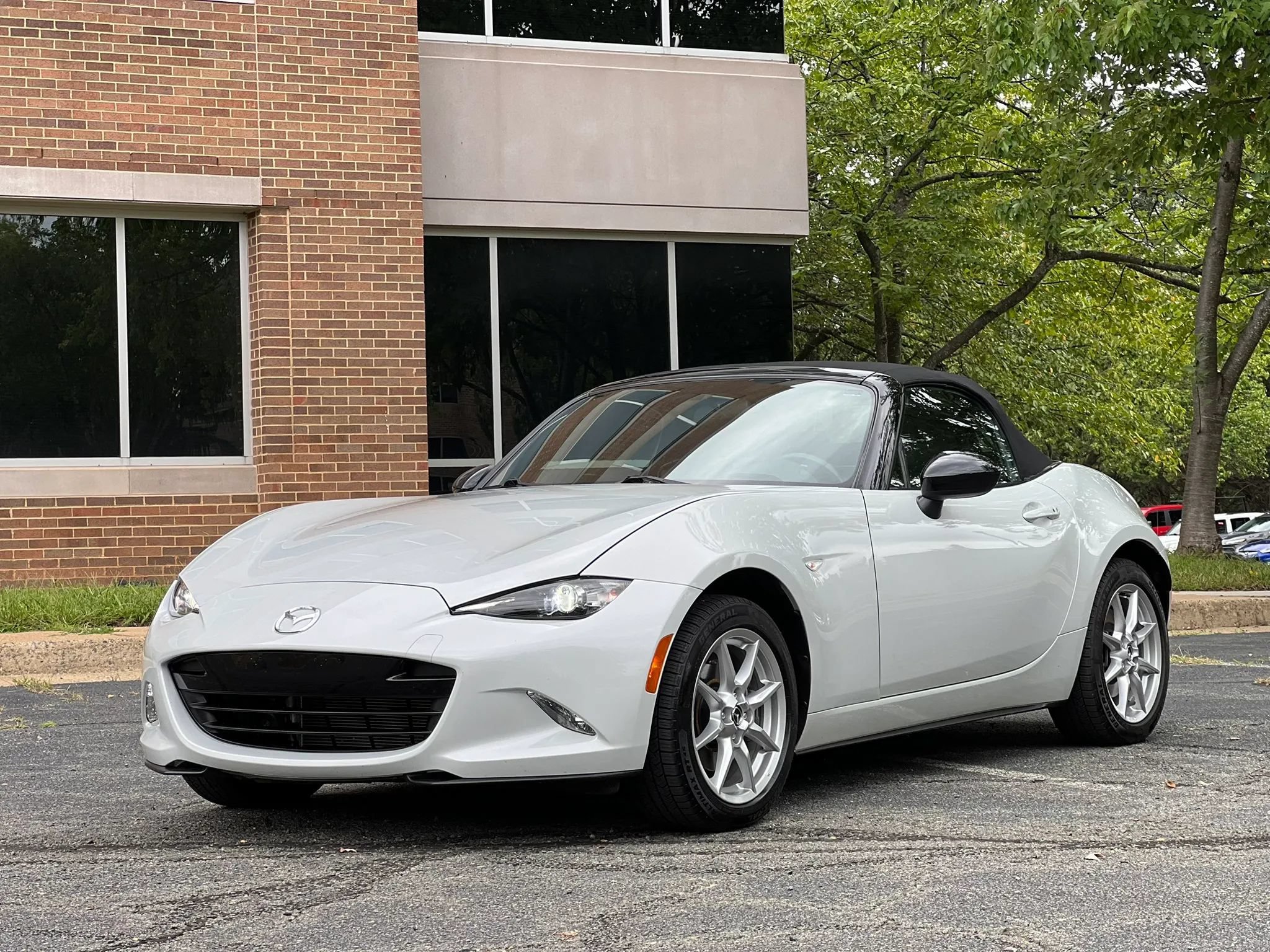 Used 2016 MAZDA MX-5 Miata Sport RWD image 1