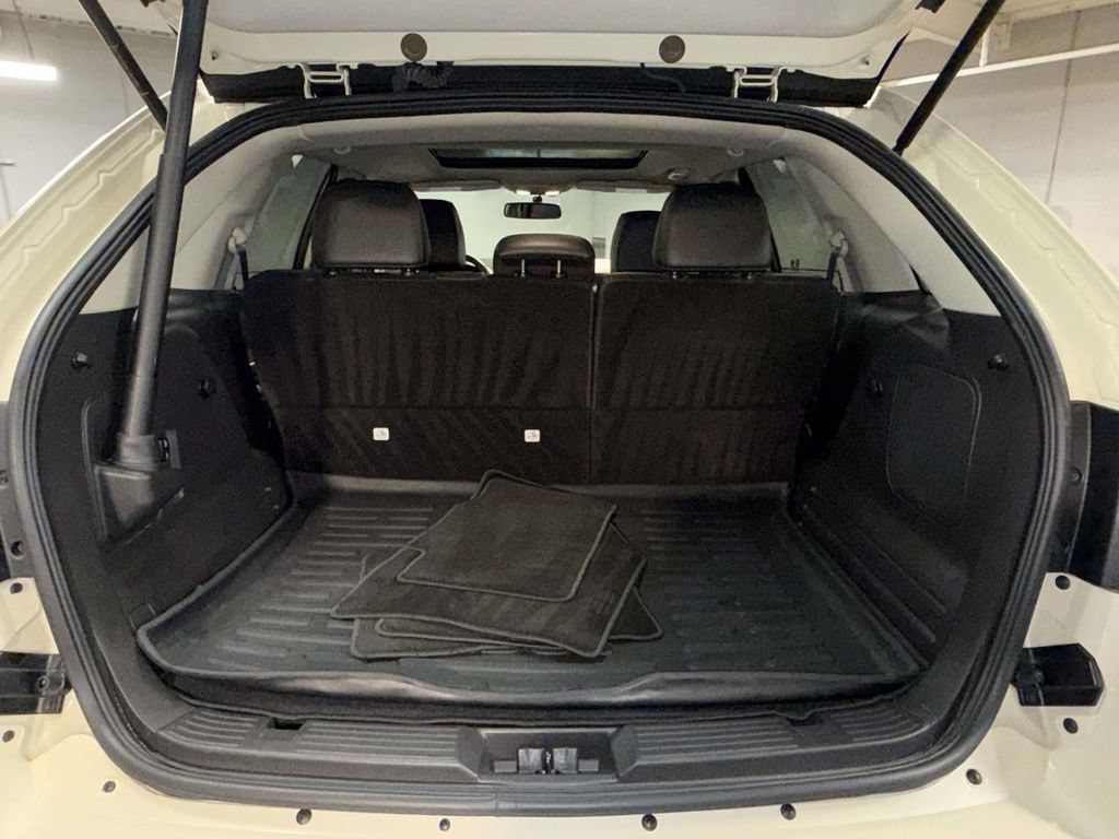 Used 2014 Lincoln MKX AWD w/ Equipment Group 102A image 17