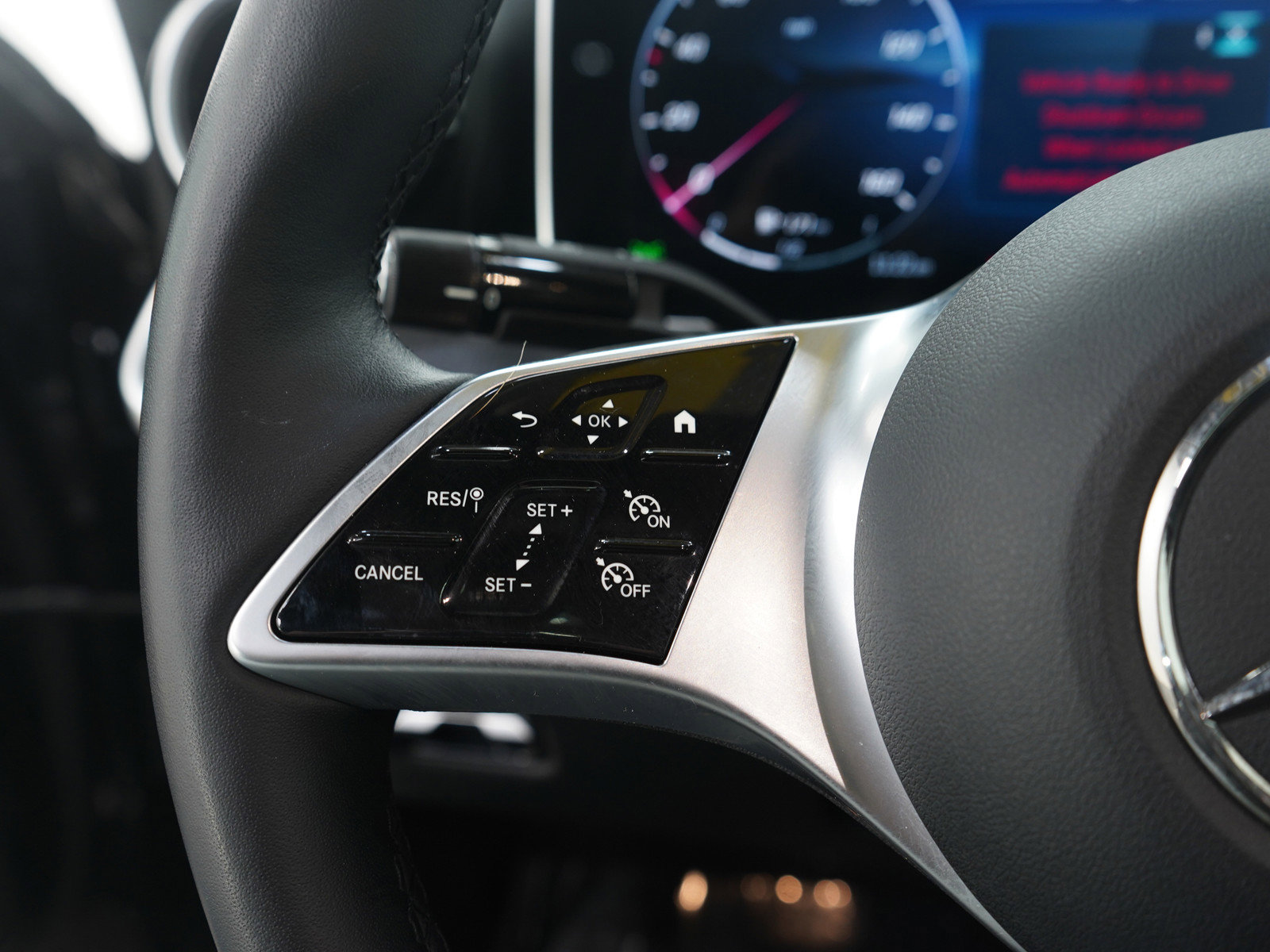 Used 2025 Mercedes-Benz C 300 4MATIC Sedan image 22