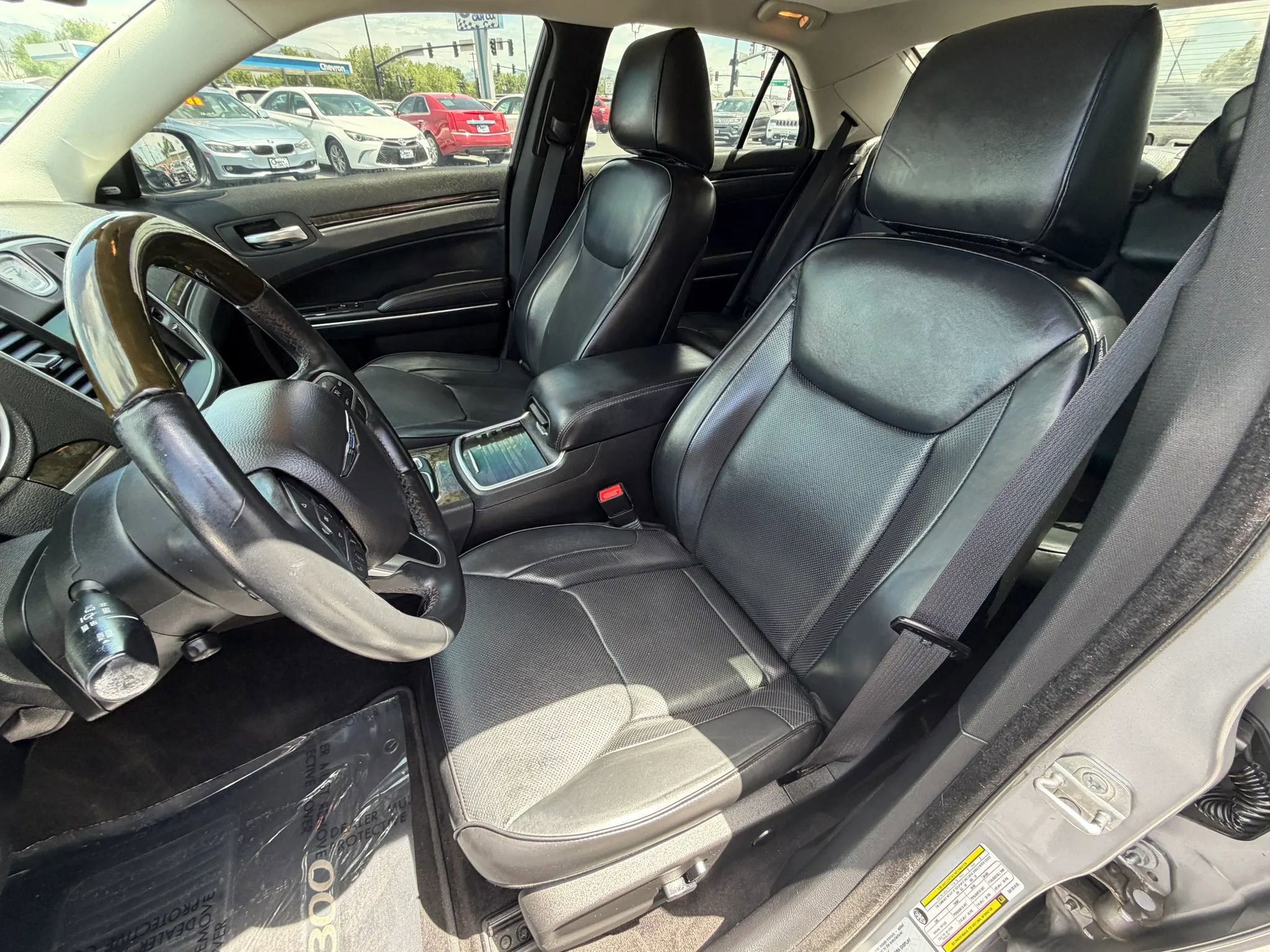 Used 2016 Chrysler 300 C RWD image 9