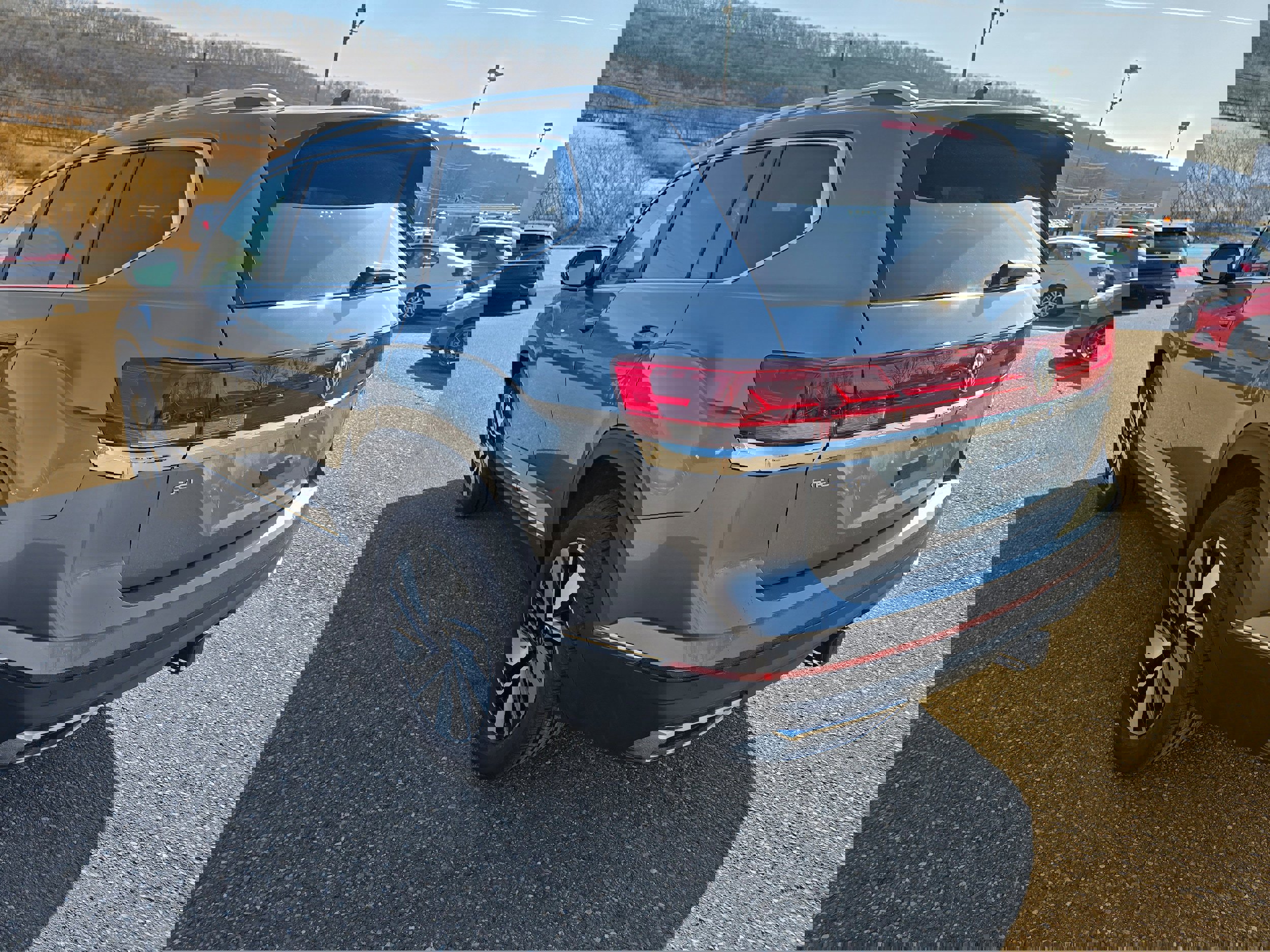 New 2025 Volkswagen Atlas SEL image 5