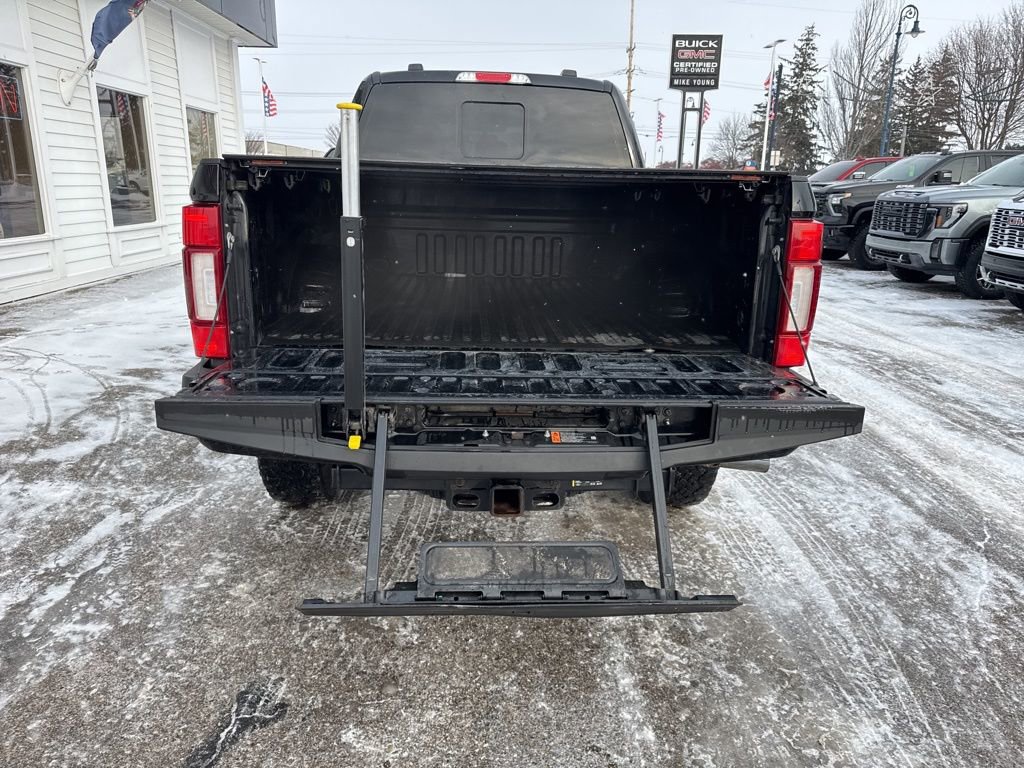 Used 2022 Ford F250 Lariat w/ Tremor Off-Road Package image 44