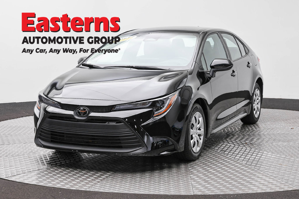 Used 2024 Toyota Corolla LE FWD image 1