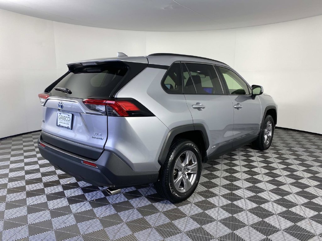 Used 2023 Toyota RAV4 XLE w/ Convenience Package AWD/4WD image 11