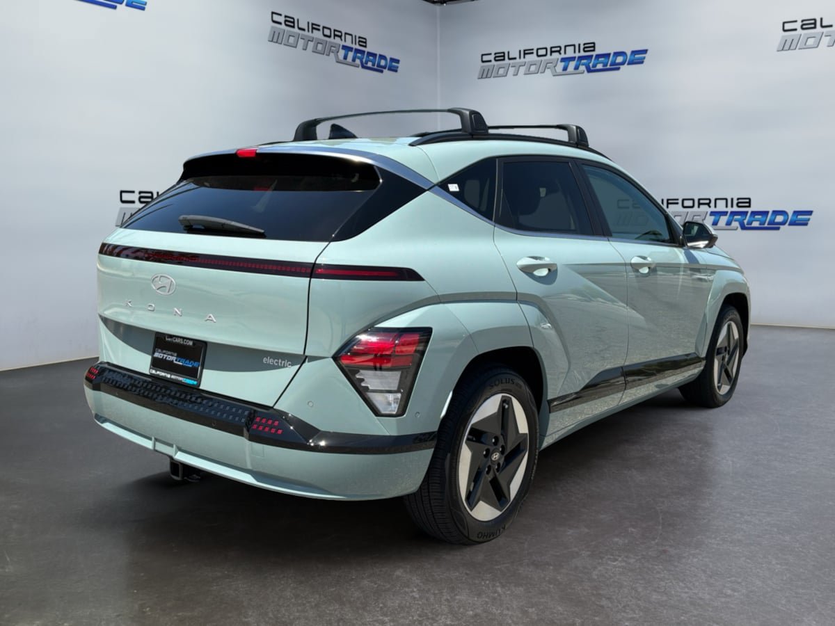 Used 2024 Hyundai Kona Limited FWD image 5