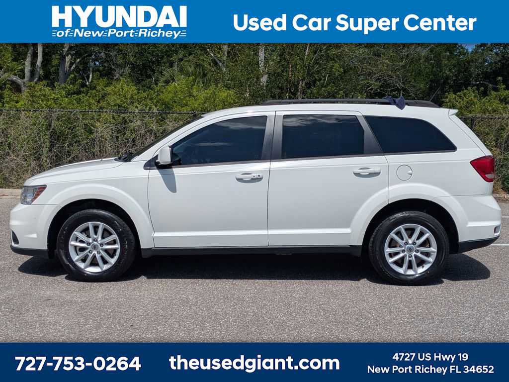 Used 2018 Dodge Journey SXT FWD image 2