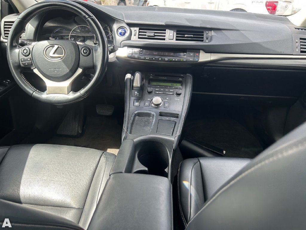 Used 2015 Lexus CT 200h FWD image 15