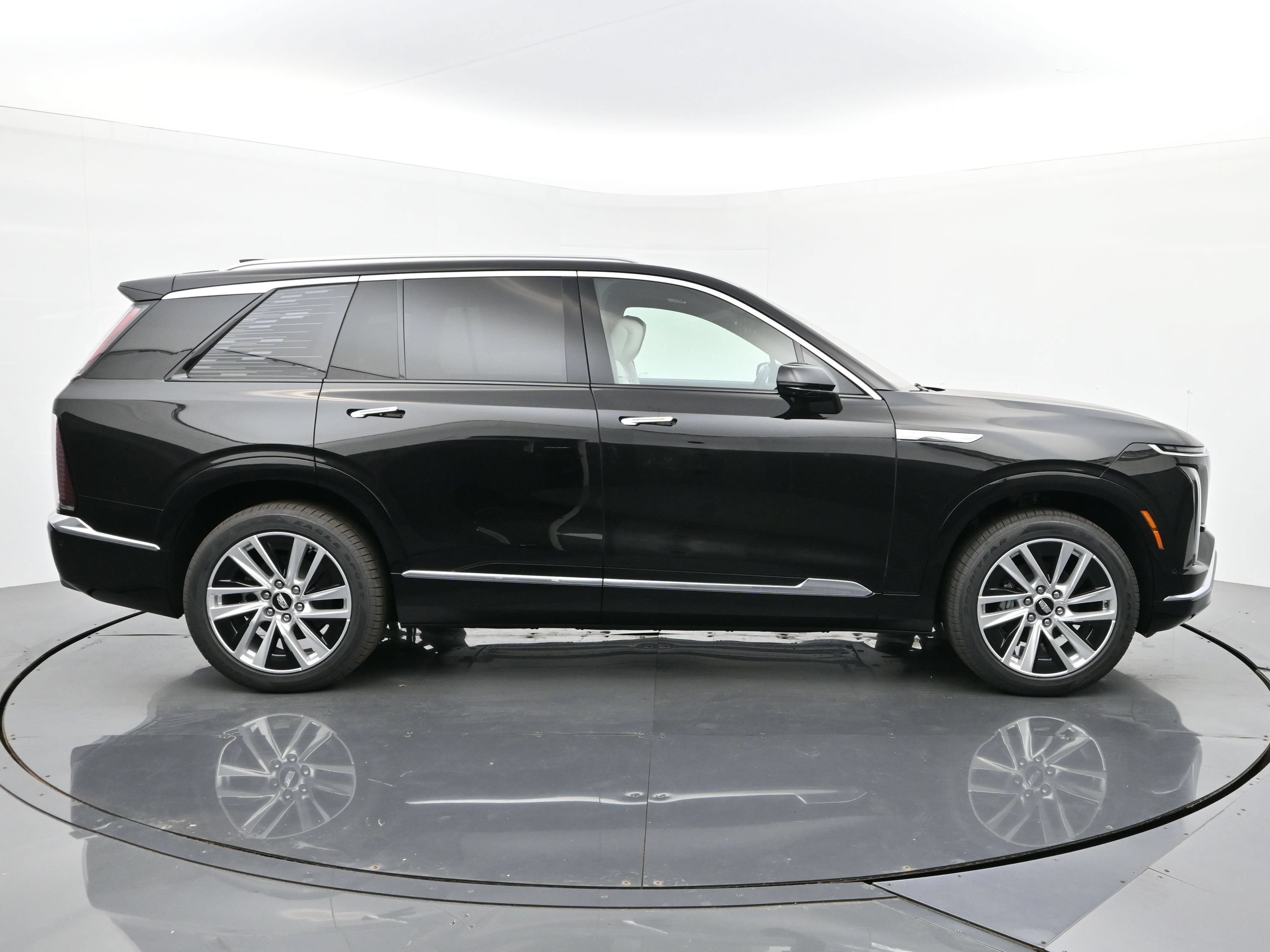 New 2026 Cadillac Vistiq Premium Luxury w/ LPO, Floor Liner Package AWD/4WD image 6
