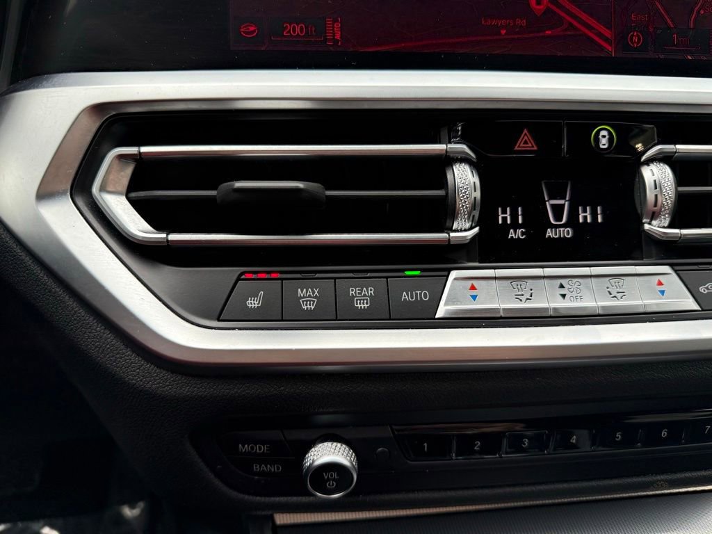 Used 2022 BMW 330e xDrive image 12