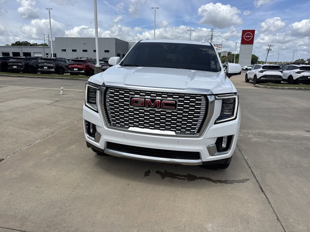 Used 2023 GMC Yukon Denali AWD/4WD image 6