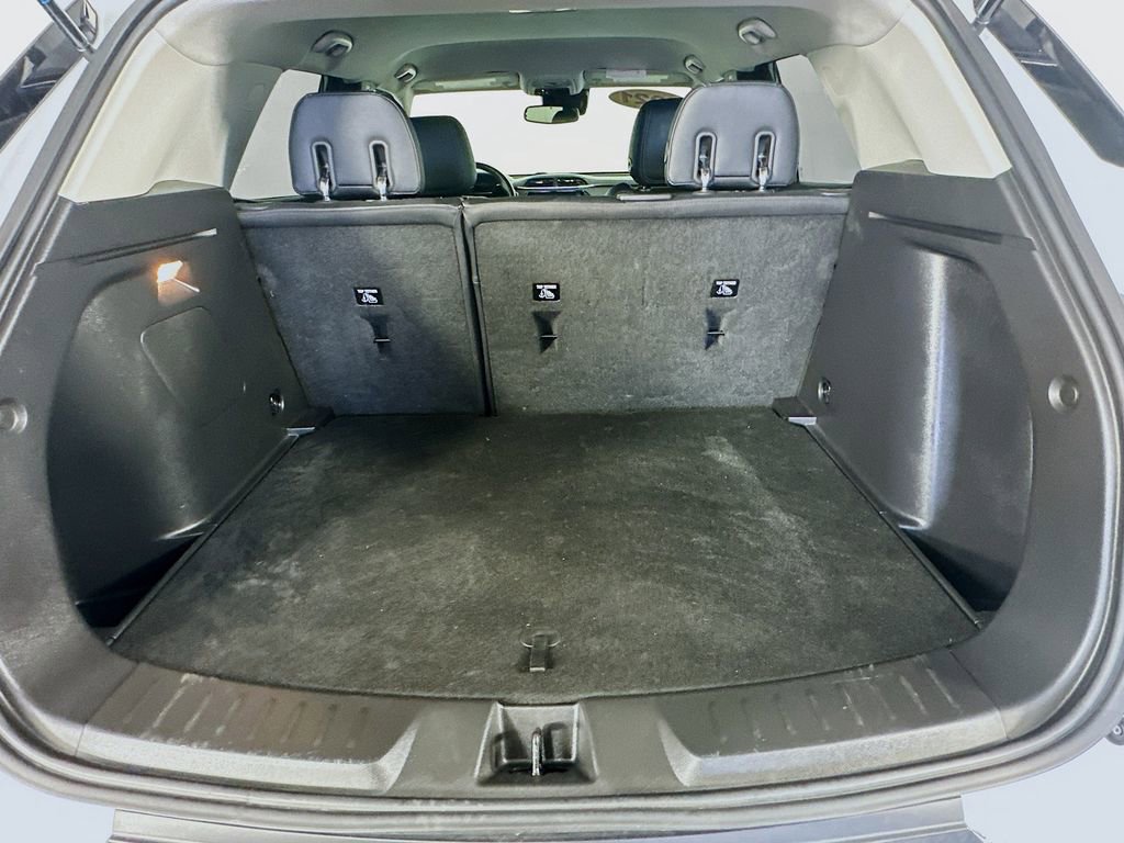 Used 2021 Chevrolet TrailBlazer LT w/ Premium Seating Package FWD image 34