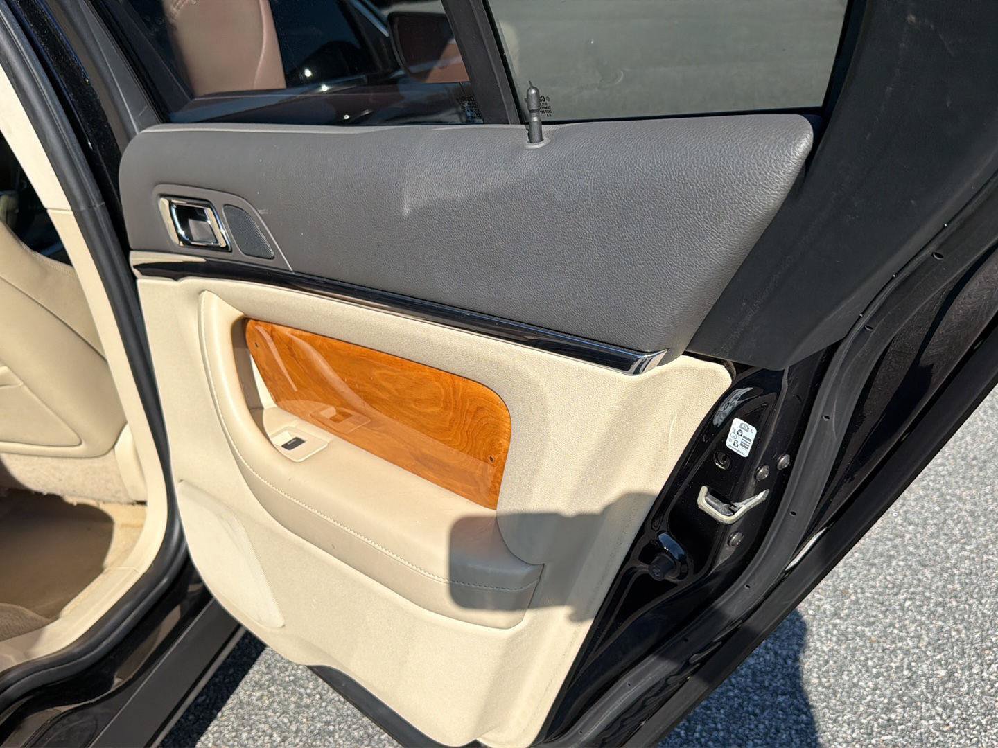 Used 2010 Lincoln MKS FWD image 16