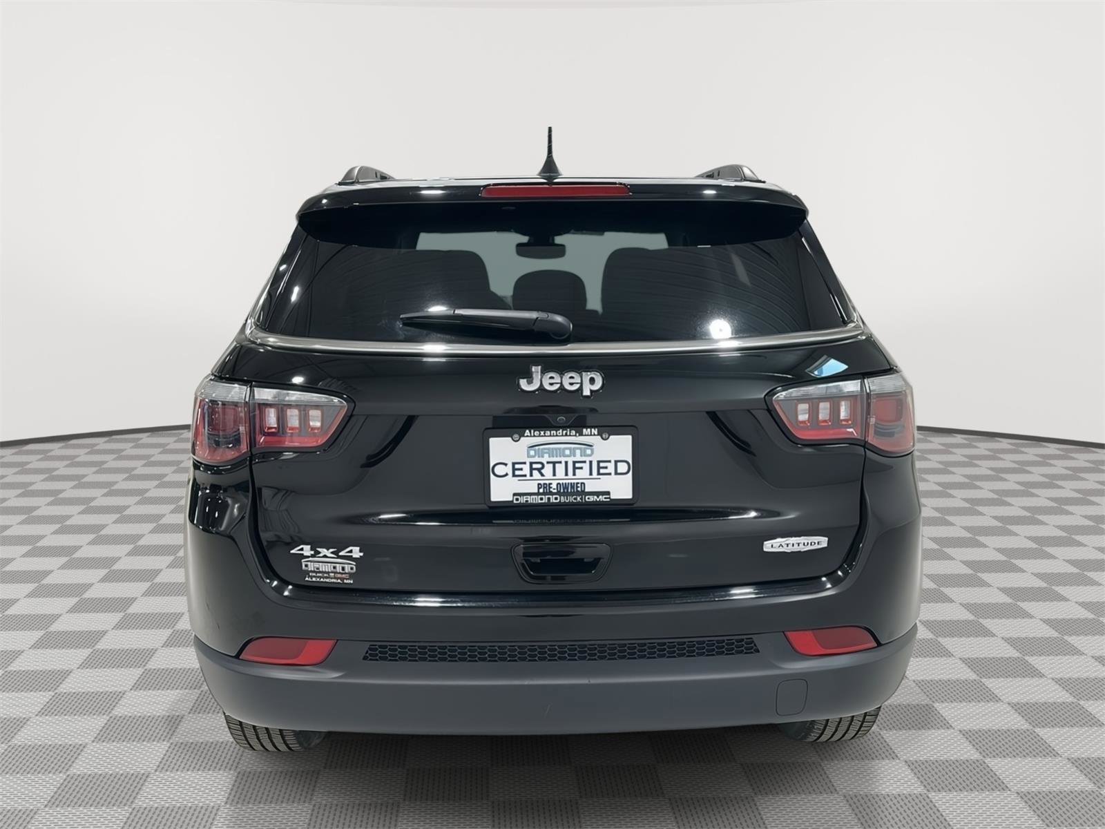Used 2019 Jeep Compass Latitude w/ Popular Equipment Group image 4