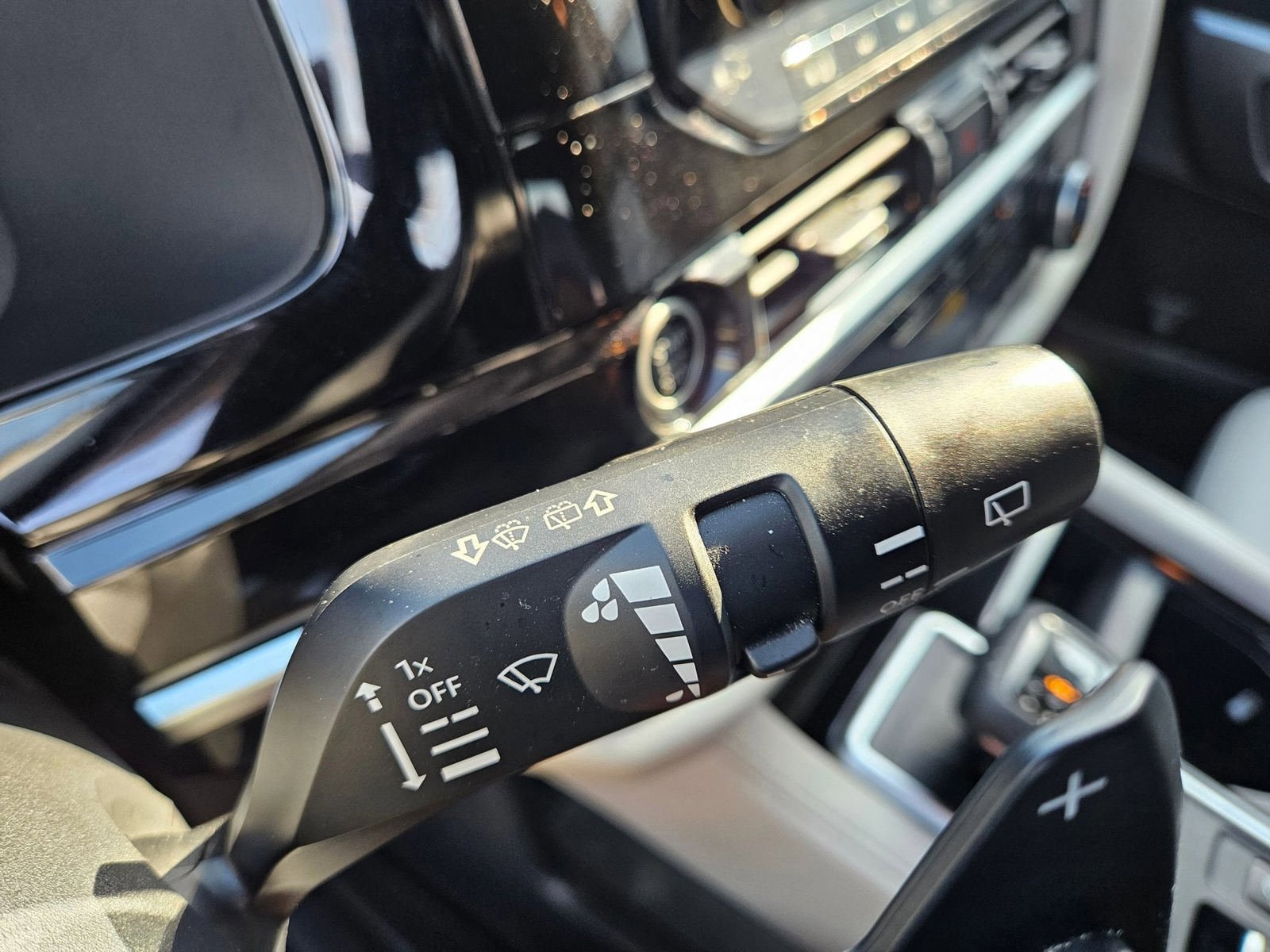 Used 2023 Nissan Pathfinder SL FWD image 14