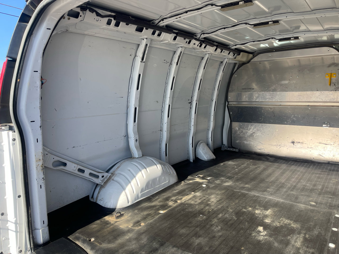 Used 2019 Chevrolet Express 2500 w/ Driver Convenience Package image 12