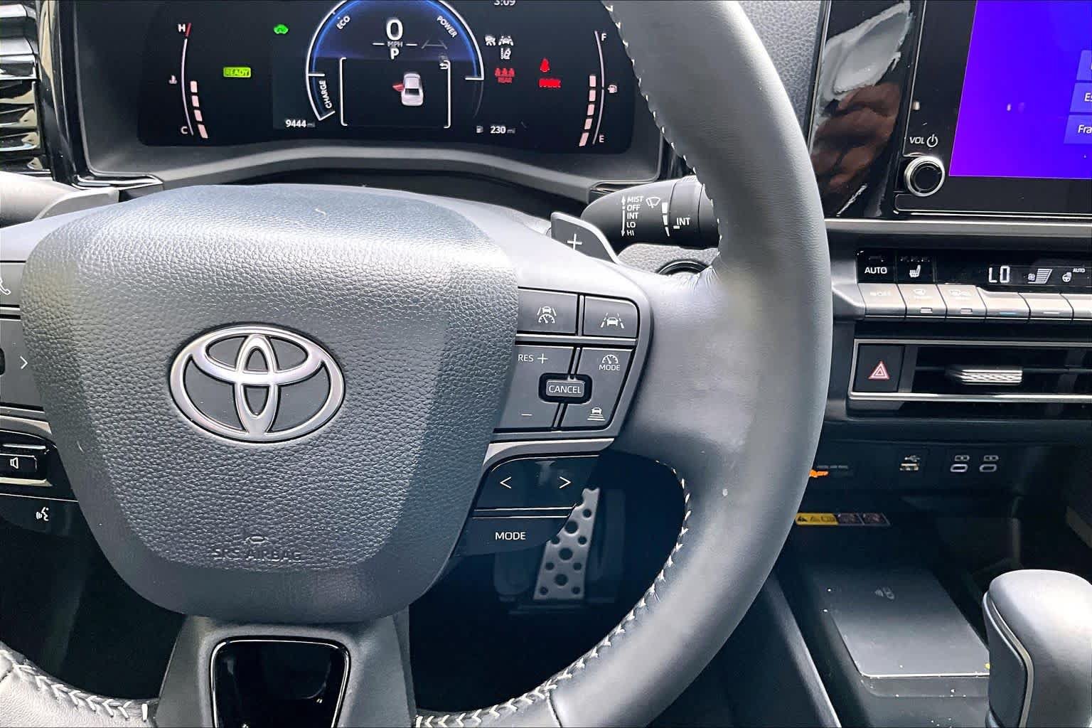 Used 2026 Toyota Camry SE w/ Convenience Package FWD image 25