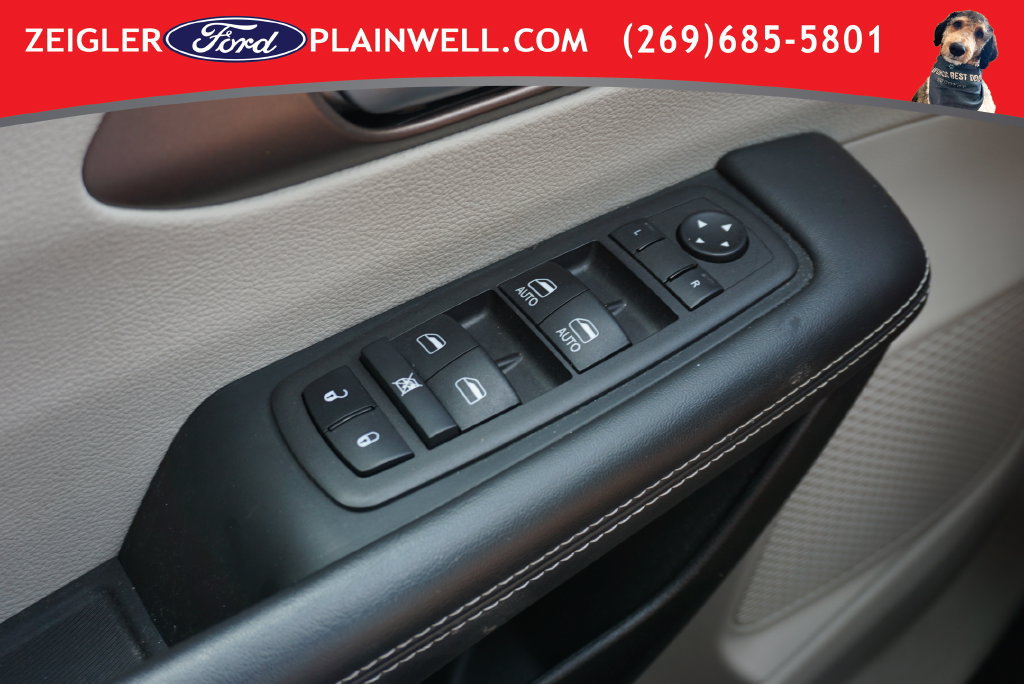 Used 2024 Chrysler Voyager LX FWD image 32