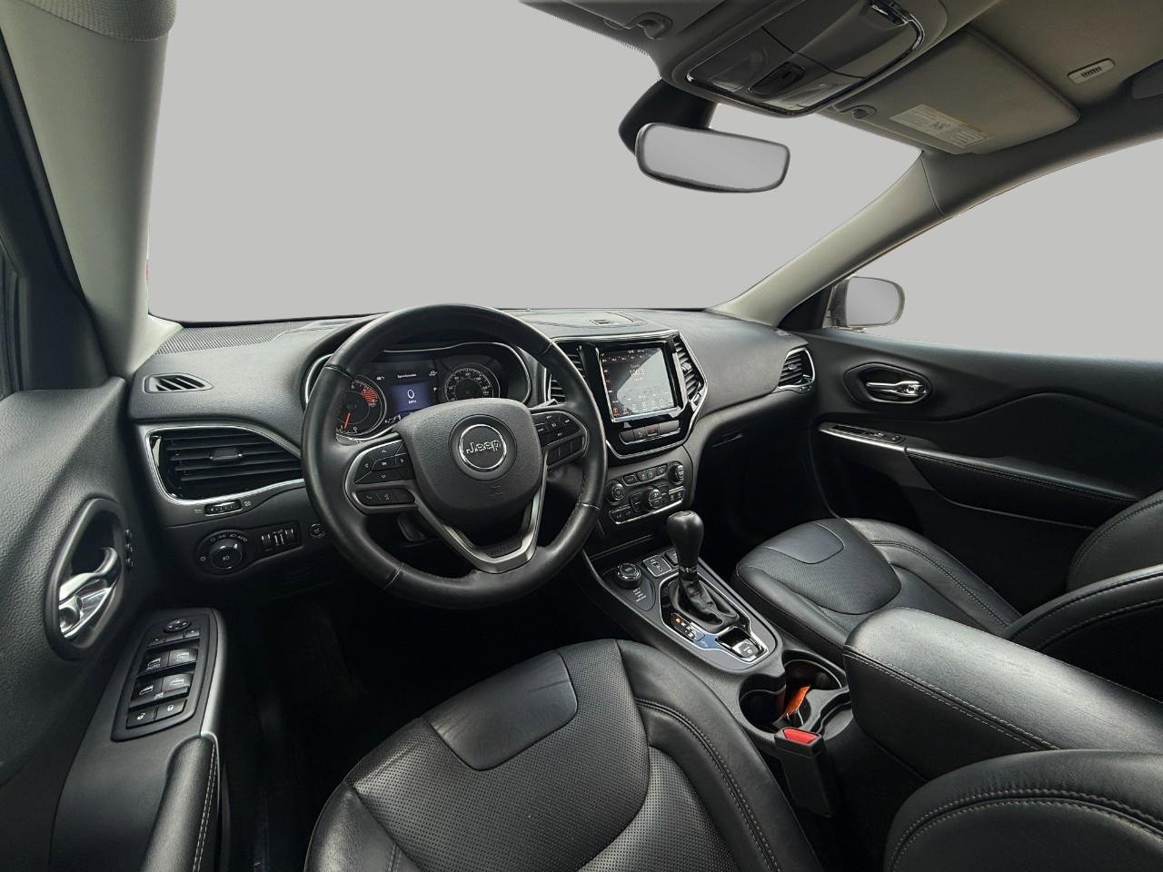 Used 2019 Jeep Cherokee Limited AWD/4WD image 25