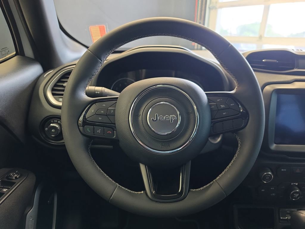 Used 2021 Jeep Renegade Latitude w/ Sun & Sound Group FWD image 21