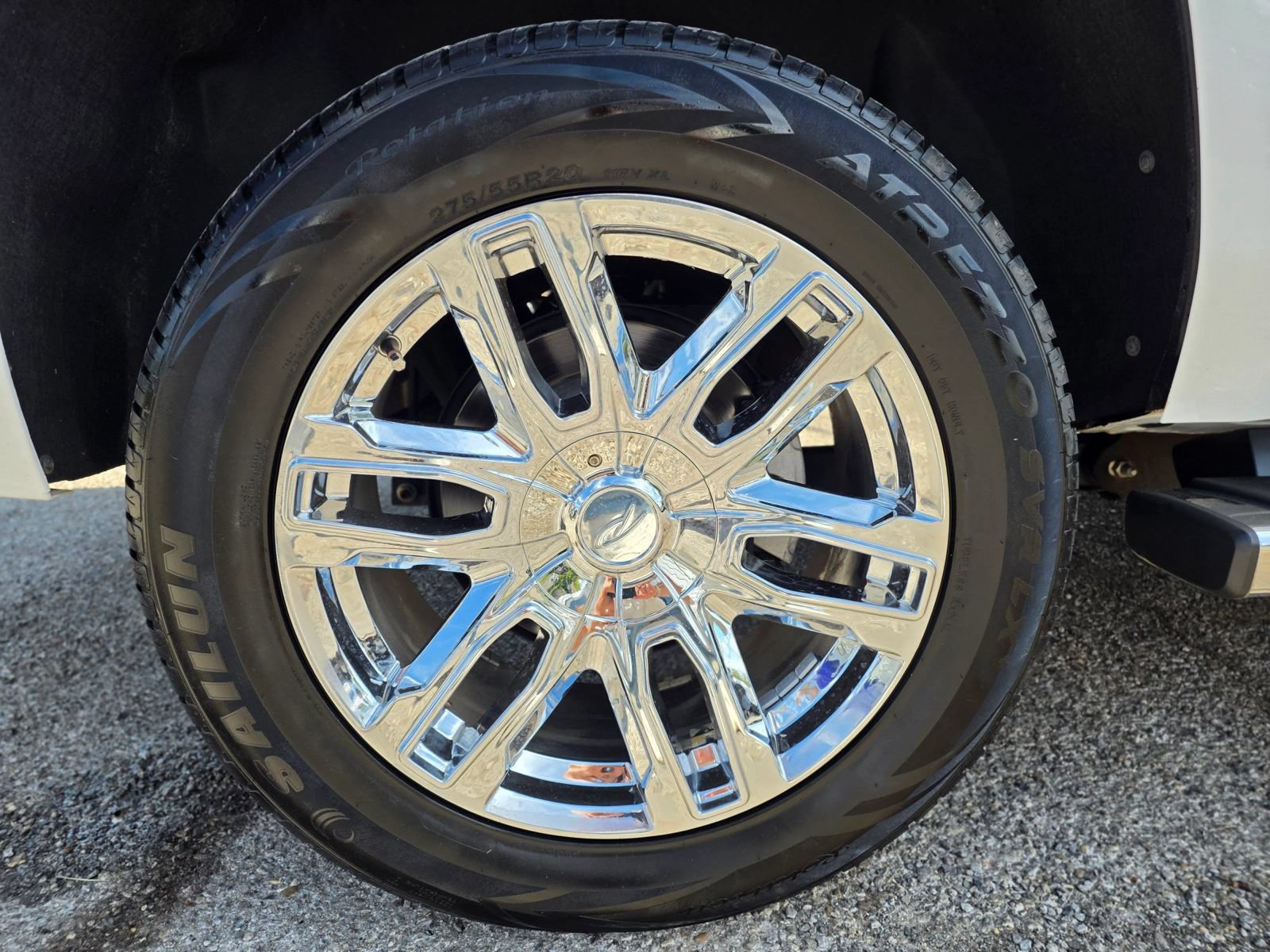 Used 2019 Chevrolet Tahoe LT w/ LT Signature Package RWD image 21