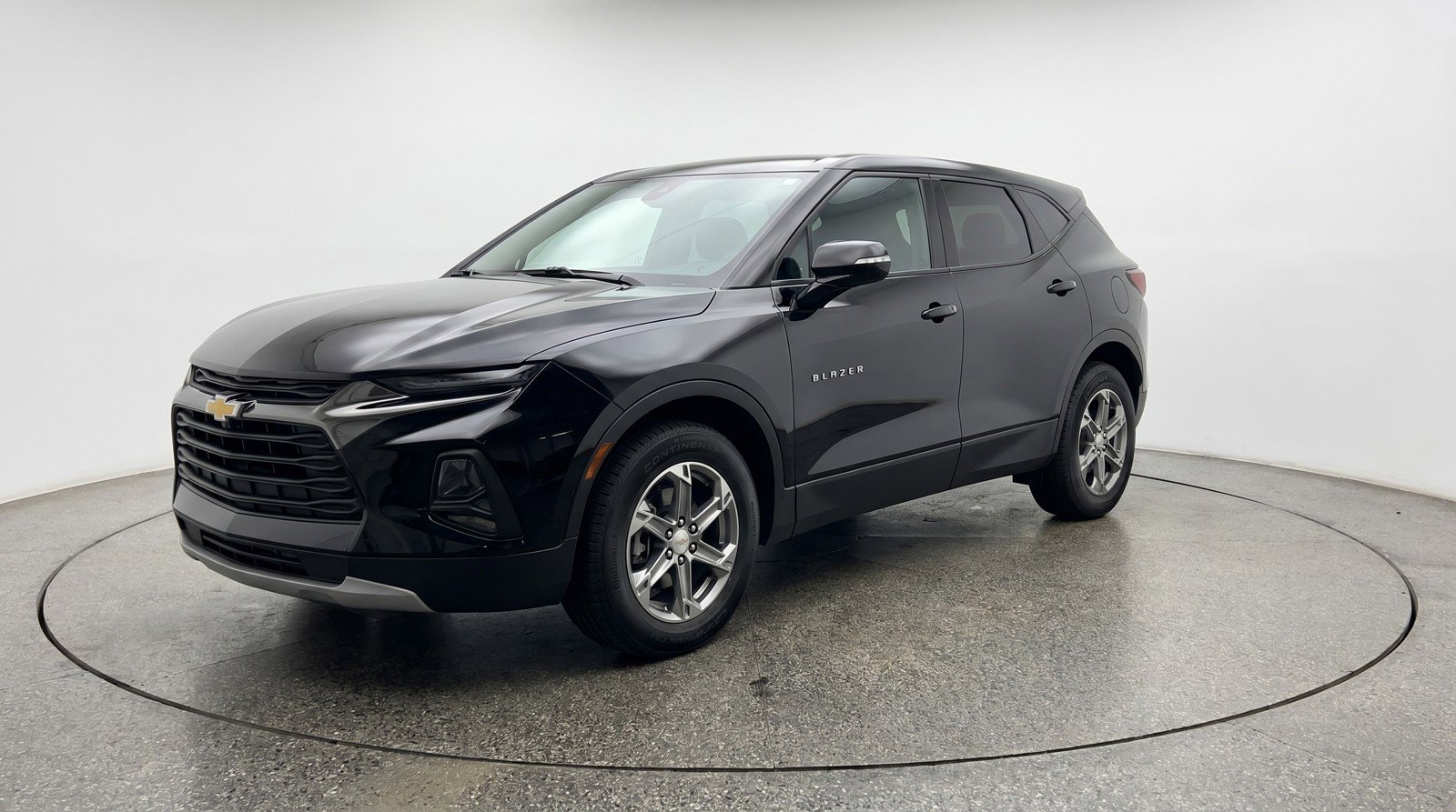 Used 2025 Chevrolet Blazer LT FWD image 3