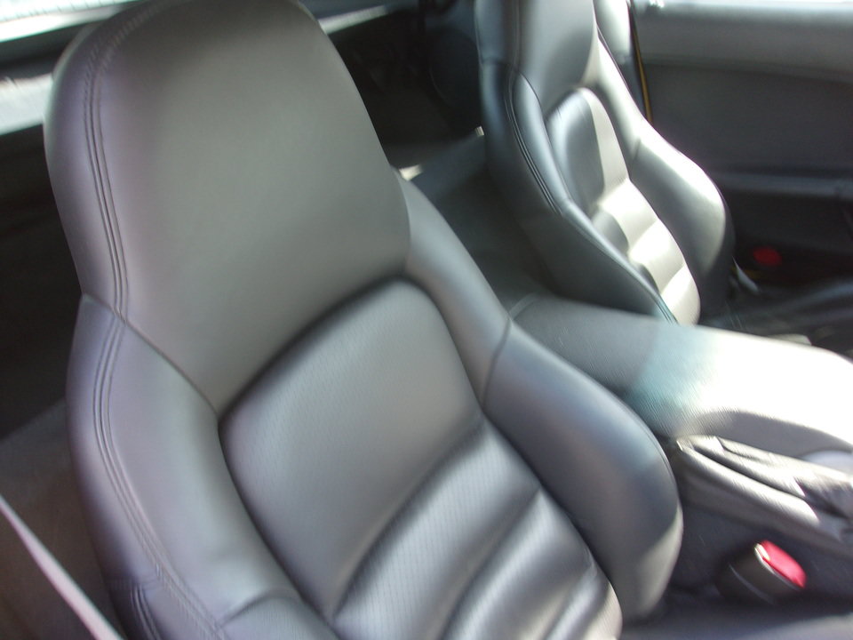 Used 2006 Chevrolet Corvette Coupe w/ Preferred Equipment Group RWD image 12