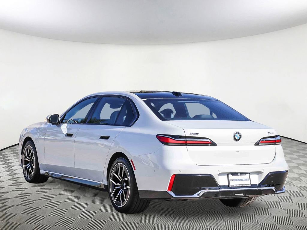 Used 2025 BMW 740i xDrive image 6