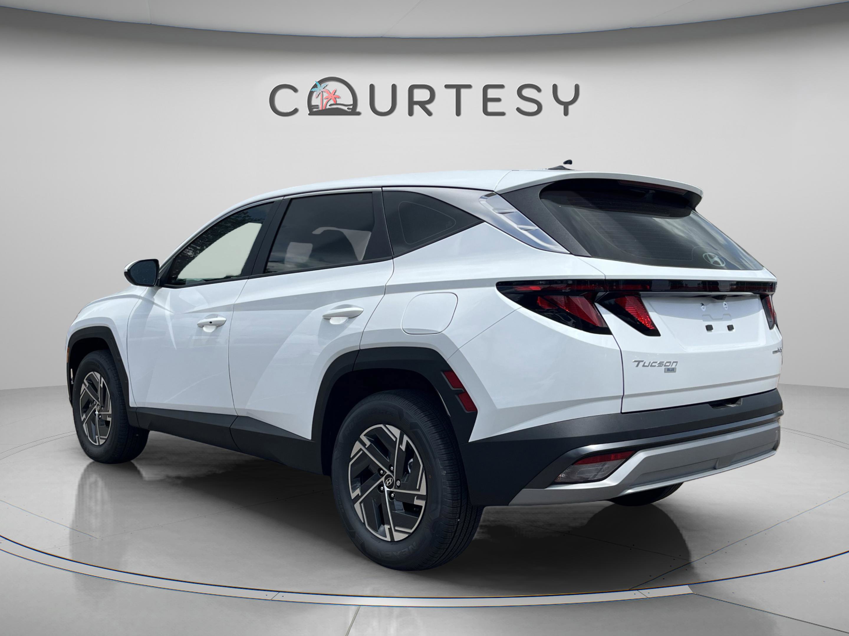 New 2026 Hyundai Tucson Blue SE AWD/4WD image 3