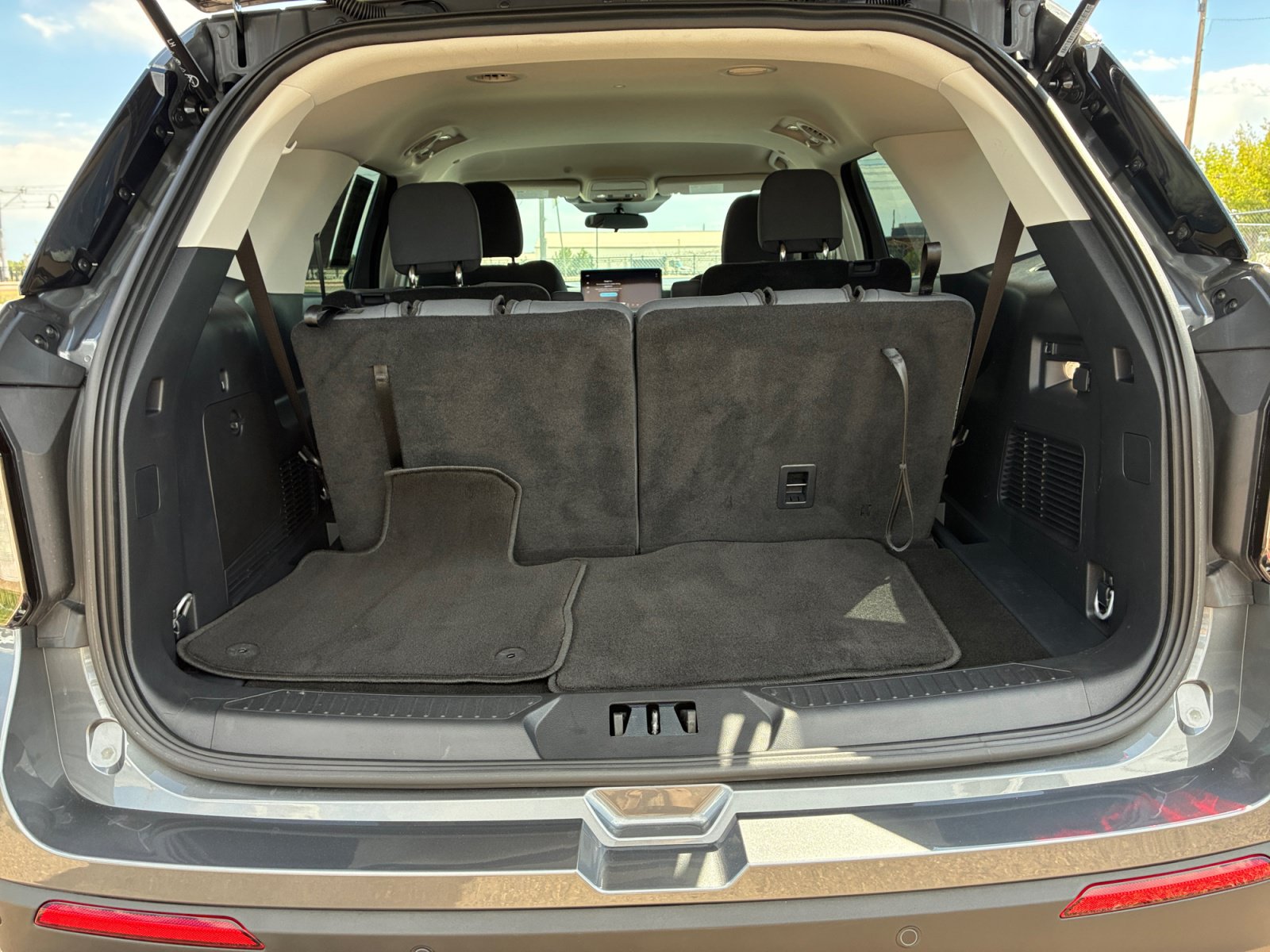 Used 2026 Ford Explorer Active AWD/4WD image 32