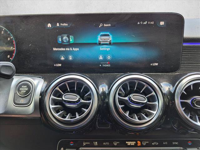 Used 2023 Mercedes-Benz GLB 250 4MATIC w/ Premium Package image 13