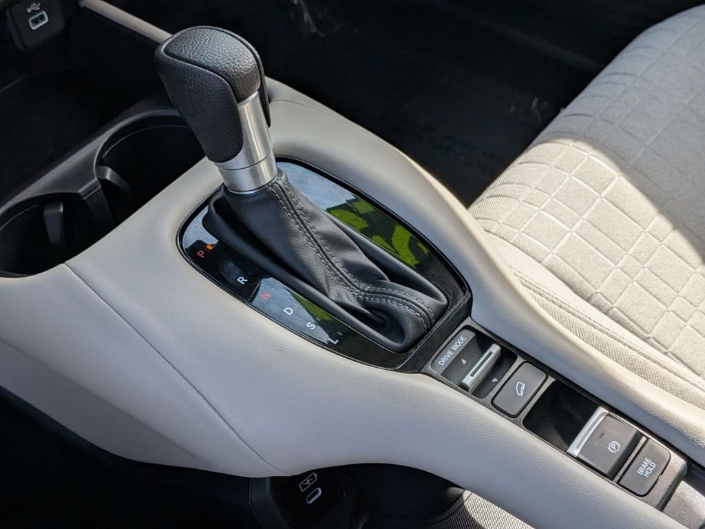 Used 2025 Honda HR-V LX image 24