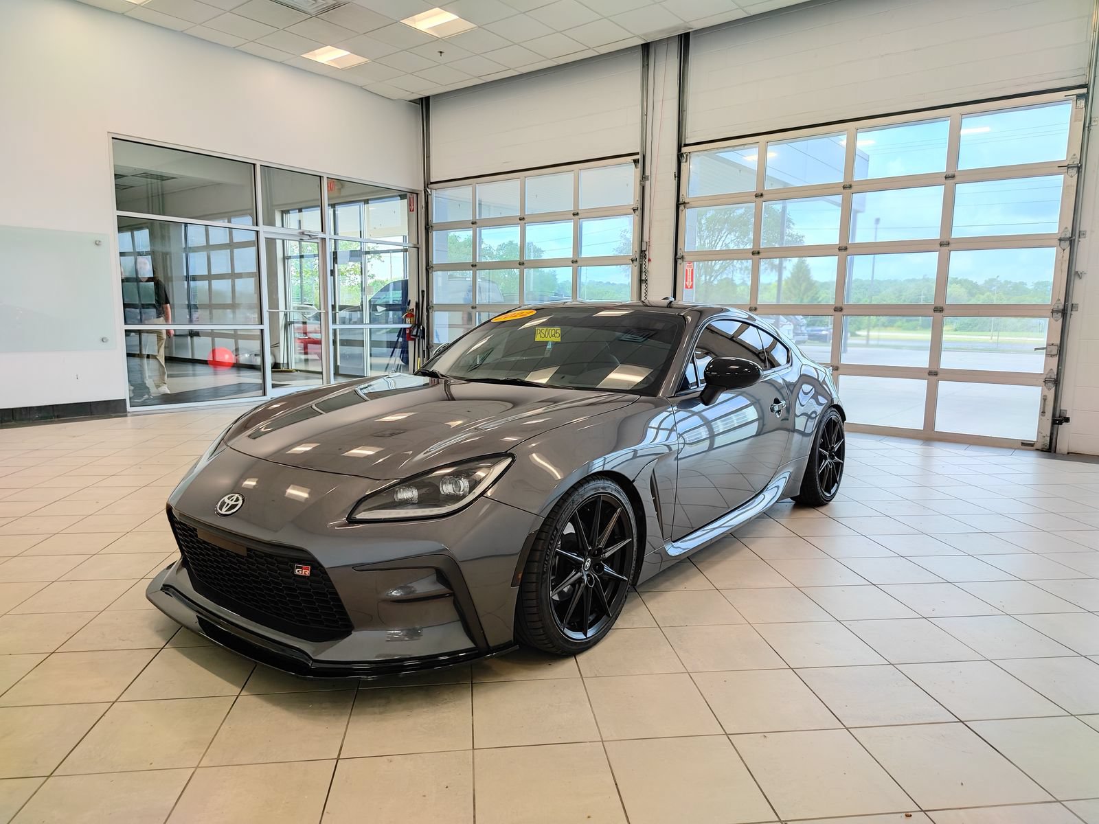 Used 2022 Toyota GR86 Premium w/ ALL Weather Mat Package (TMS) RWD image 8
