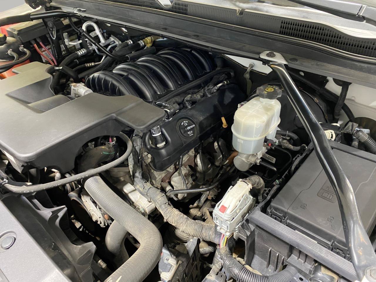 Used 2020 Chevrolet Suburban LT w/ RST Edition AWD/4WD image 29