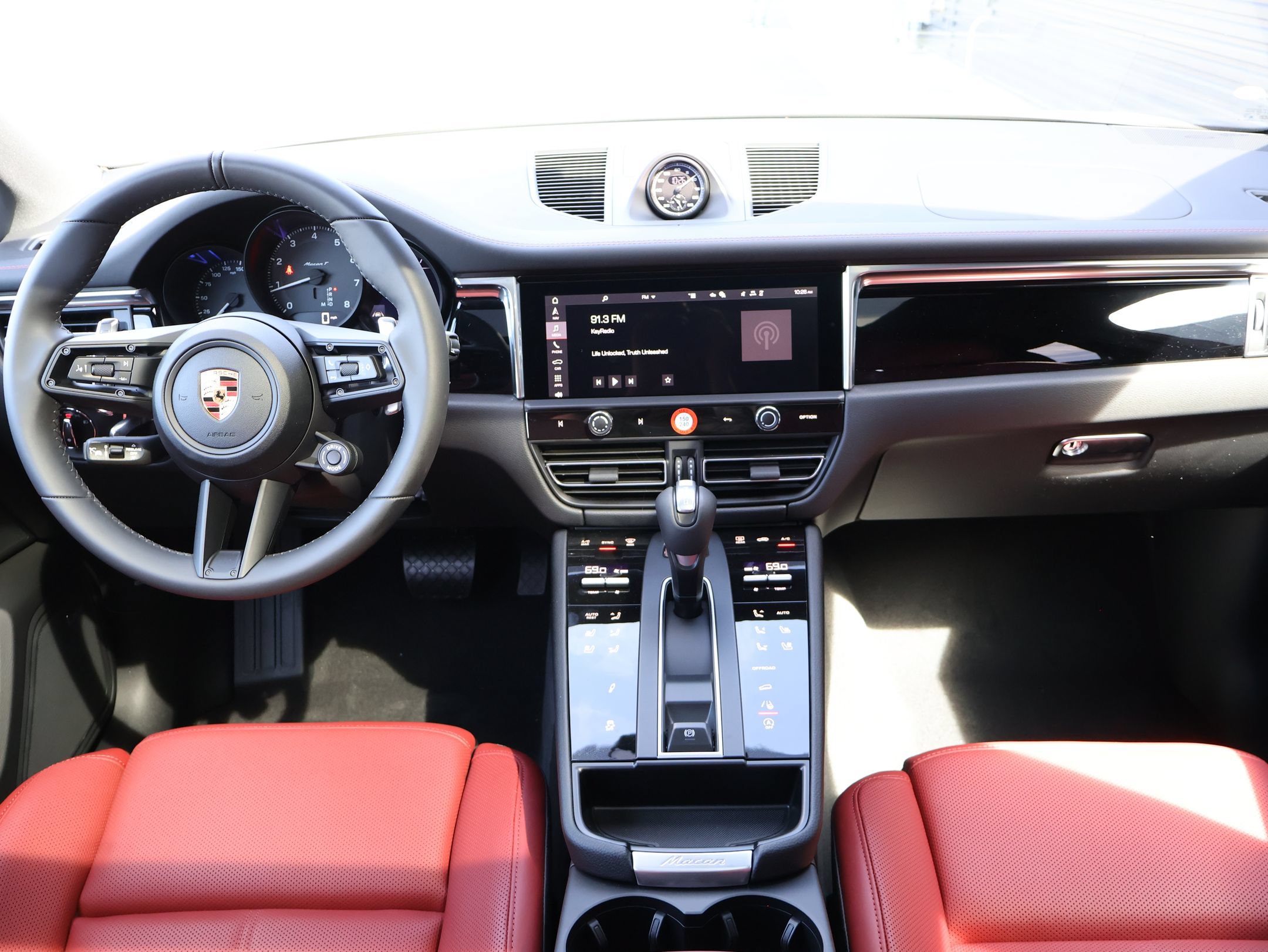 New 2026 Porsche Macan Turbo AWD/4WD image 22