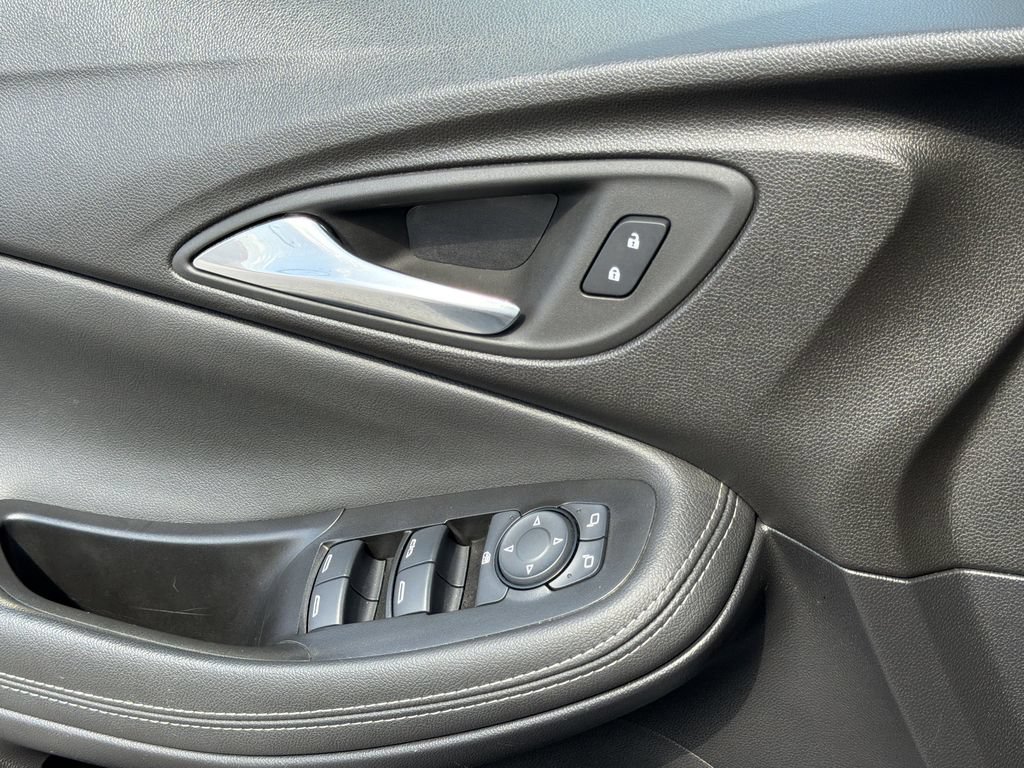Used 2023 Buick Encore GX Select FWD image 15