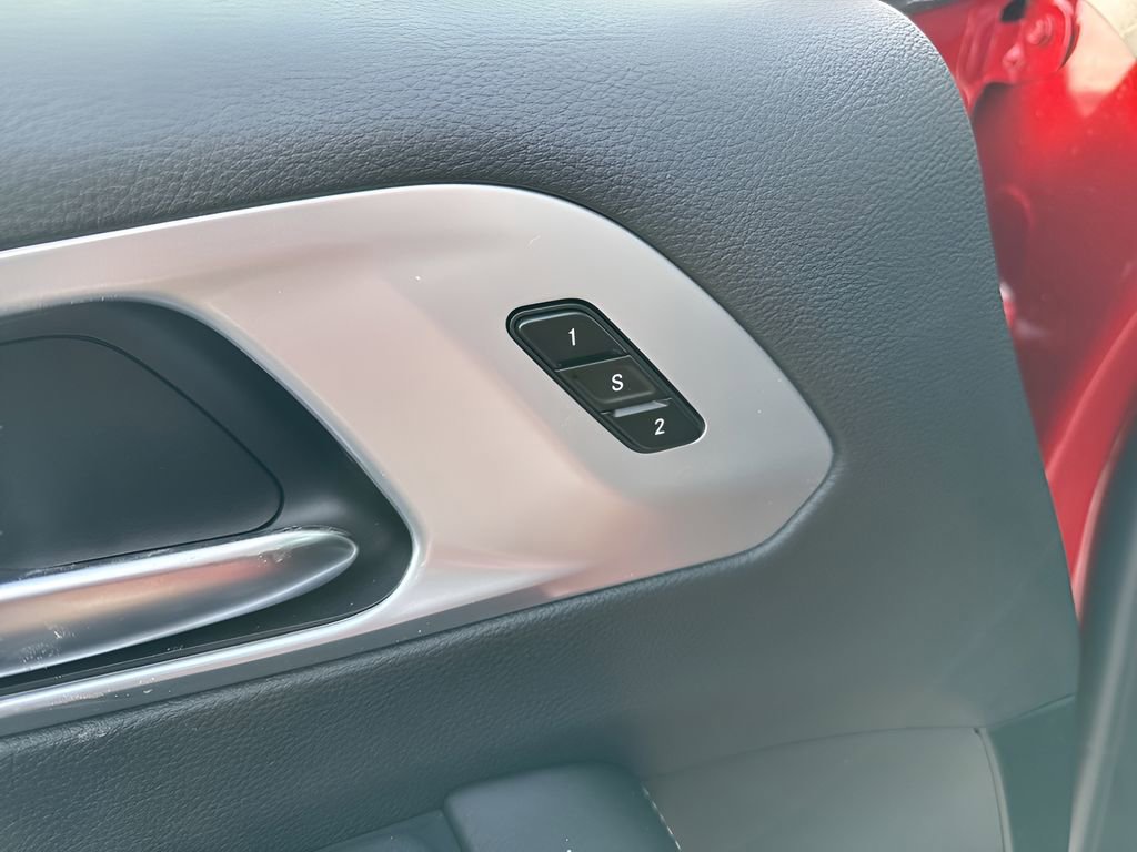 New 2026 Chrysler Pacifica Limited w/ Uconnect Theater Family Group AWD/4WD image 31