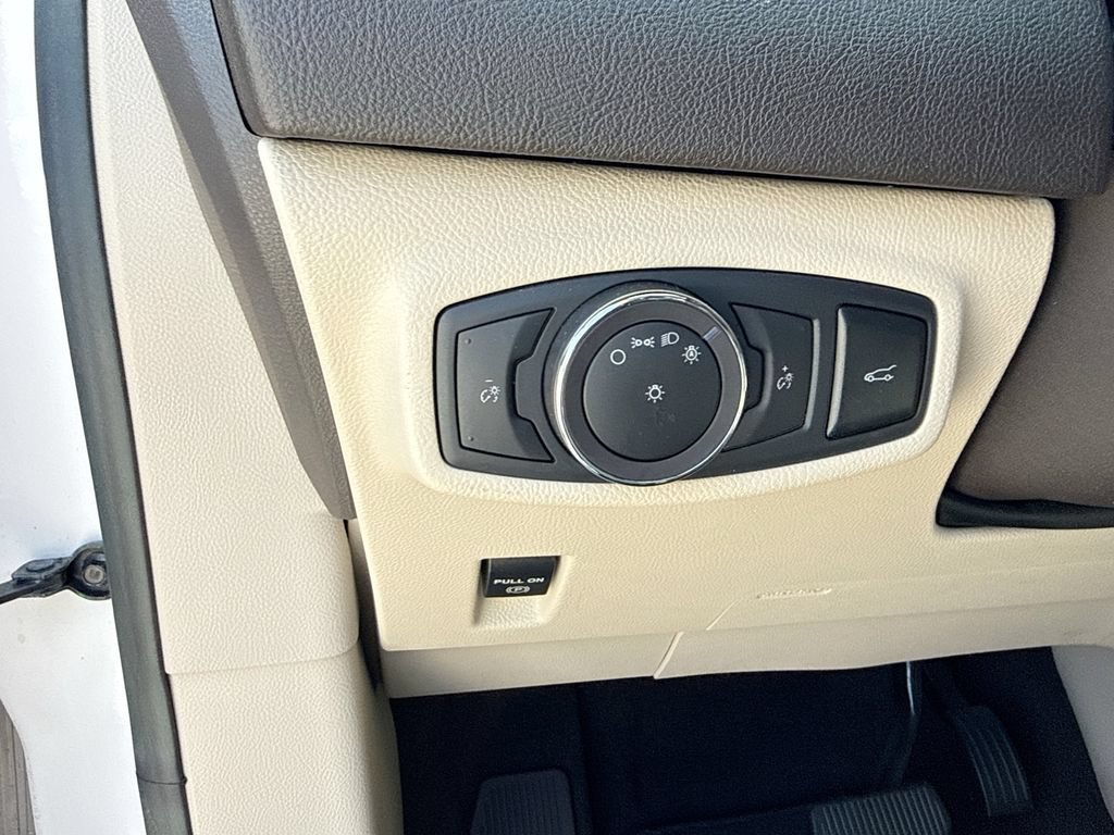 Used 2019 Lincoln MKC Reserve w/ MKC Technology Package FWD image 28