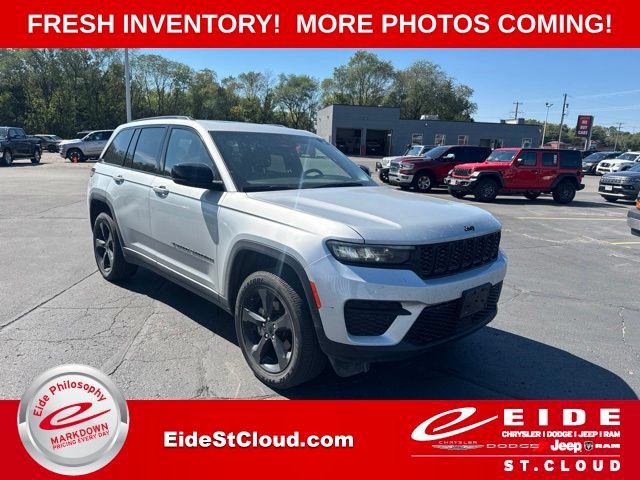 Used 2023 Jeep Grand Cherokee Altitude