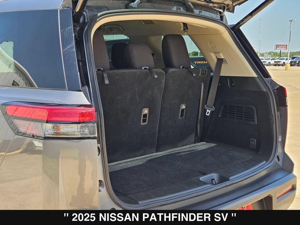 Used 2025 Nissan Pathfinder SV FWD image 34
