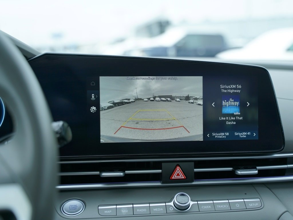 Used 2025 Hyundai Elantra SEL image 15