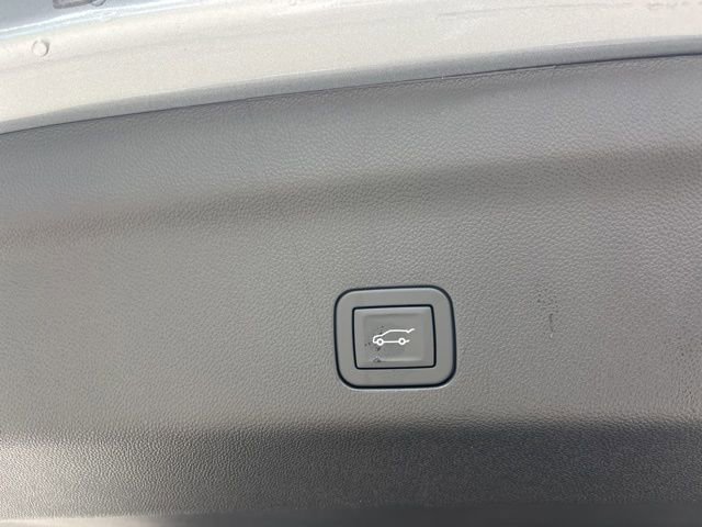 New 2026 Chevrolet Suburban Premier image 9