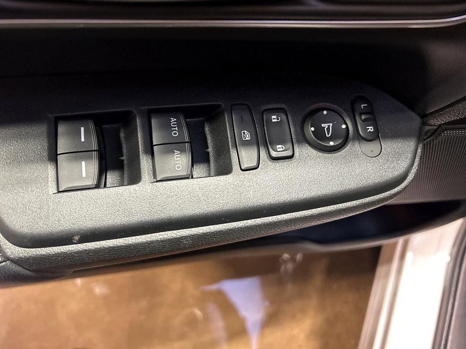 Used 2022 Honda CR-V EX-L image 10