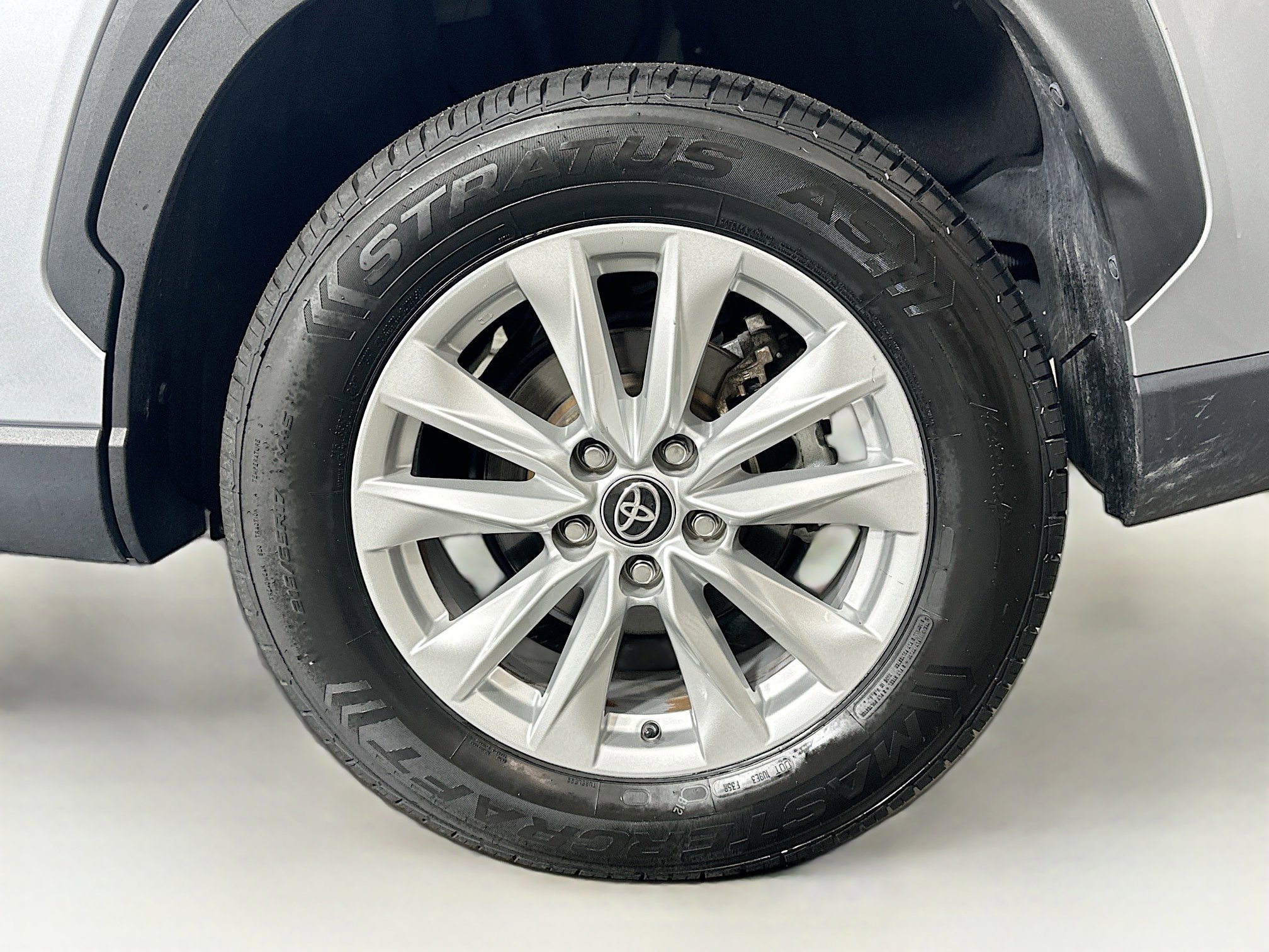 Used 2023 Toyota Corolla Cross LE image 11