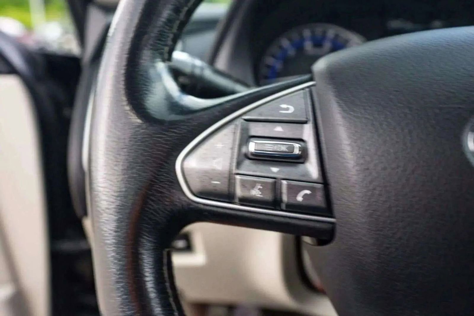 Used 2015 INFINITI Q50 w/ Moonroof Package image 14