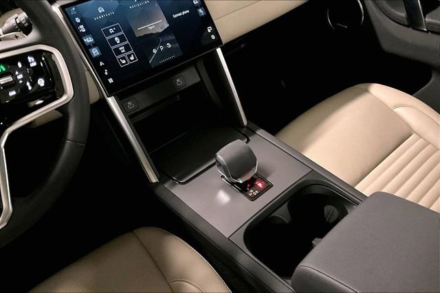 Certified 2025 Land Rover Discovery Sport S image 19