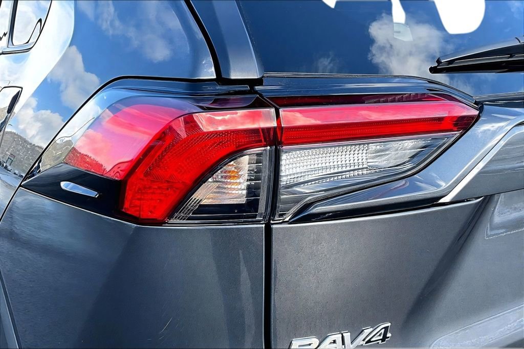 Used 2025 Toyota RAV4 XLE AWD/4WD image 26