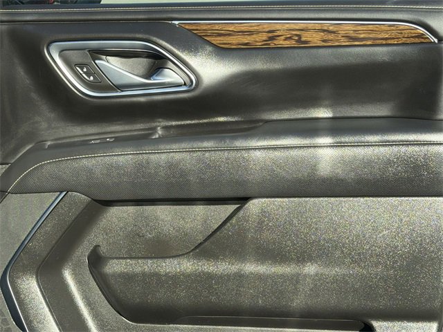 Used 2023 Chevrolet Suburban Premier image 35
