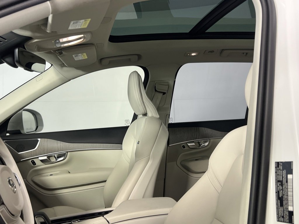 Used 2025 Volvo XC90 T8 Plus w/ Protection Package Premier image 23